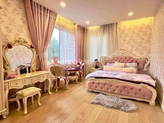 Bán Biệt Thự Thủ Đức Garden Home, giá 29.9 tỷ, 240m², đã hạ giá 6 tỷ.