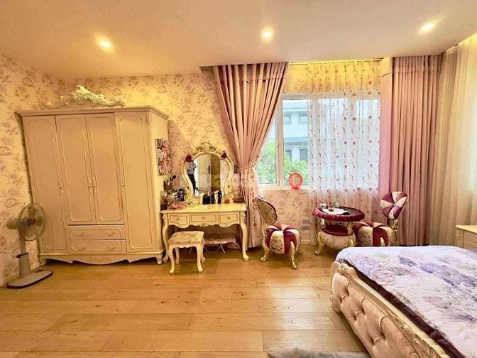 Bán Biệt Thự Thủ Đức Garden Home, giá 29.9 tỷ, 240m², đã hạ giá 6 tỷ.