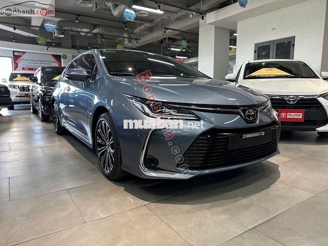Toyota Corolla altis 1.8V 2022 - 665 Triệu