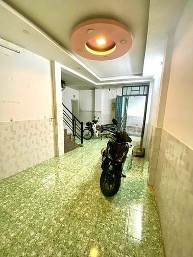 Cho thuê nguyên căn 4 x 12, đúc 1 lầu 2PN 2WC Hẻm 3m, P1 GV