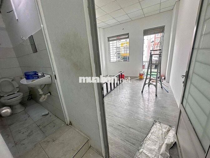 Cho thuê mb nhà 1 trệt 2 lầu mặt tiền rộng 50m2 Nguyễn Thái Sơn