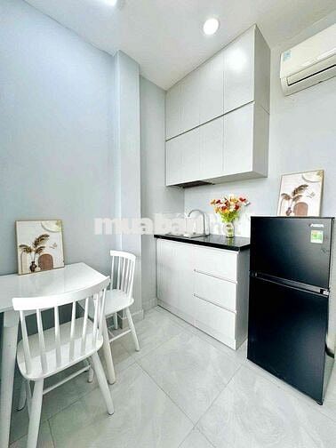 Cho Thuê Căn Hộ Ban Công Tách Bếp Siêu Dễ Thương_Nguyễn Văn Cừ Quận 1