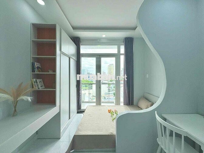 Cho Thuê Căn Hộ Ban Công Tách Bếp Siêu Dễ Thương_Nguyễn Văn Cừ Quận 1