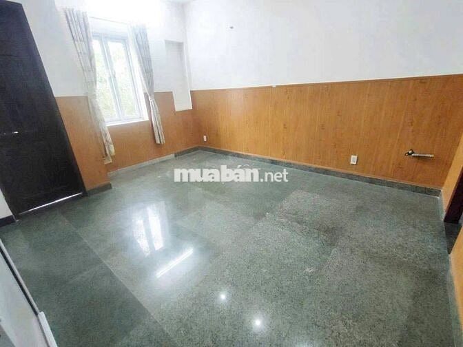 Cho thuê nhà mặt tiền đường Nguyễn Hồng Đào, dt 4x18 trệt 3 lầu