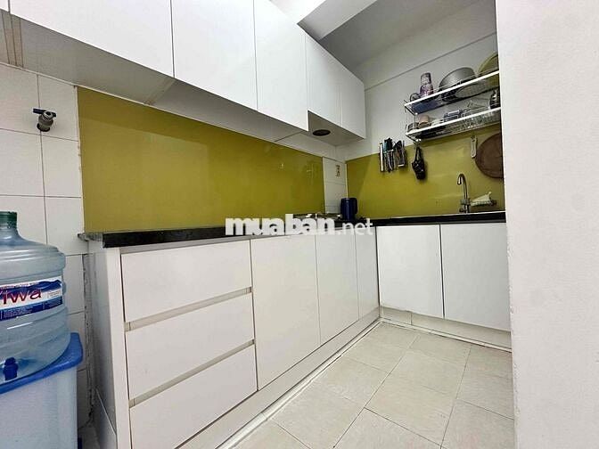 Nhà MT Phạm Văn Đồng, 2 tầng, 3 phòng ngủ, bếp, 2 máy lạnh