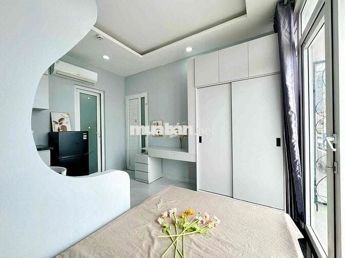 Cho Thuê Căn Hộ Ban Công Tách Bếp Siêu Dễ Thương_Nguyễn Văn Cừ Quận 1