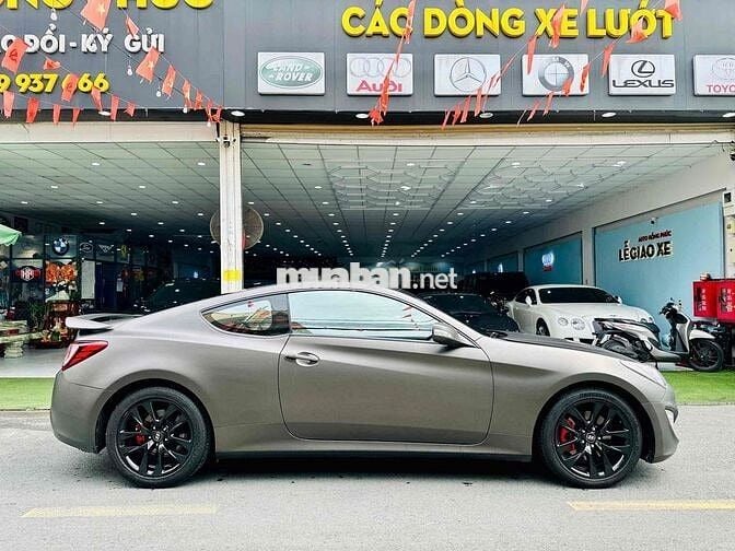 Hyundai Genesis Coupe model 2013
