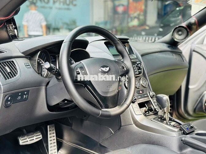 Hyundai Genesis Coupe model 2013