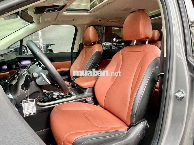 Kia Carnival 2.2D Signature 2024 - Chỉ 8000km