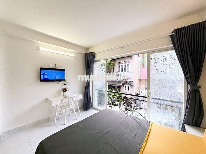 CĂN HỘ TÁCH BẾP 1 PHÒNG NGỦ FULL NỘI THẤT CÓ MÁY GIẶT RIÊNG Ở BỜ KÈ