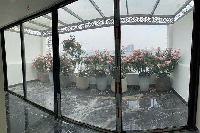 Siêu hót cho thuê 360m2 gồm 6 tầng, Mặt tiền 8m phố Trích sài, Mt: 8m 