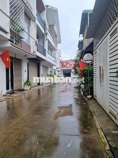 Cho thuê nhà nguyên căn 3 tầng