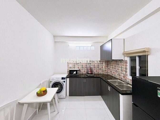 CĂN HỘ TÁCH BẾP 1 PHÒNG NGỦ FULL NỘI THẤT CÓ MÁY GIẶT RIÊNG Ở BỜ KÈ