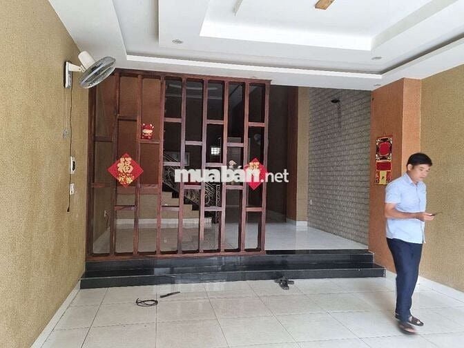 Cho thuê nhà nguyên căn 3 tầng