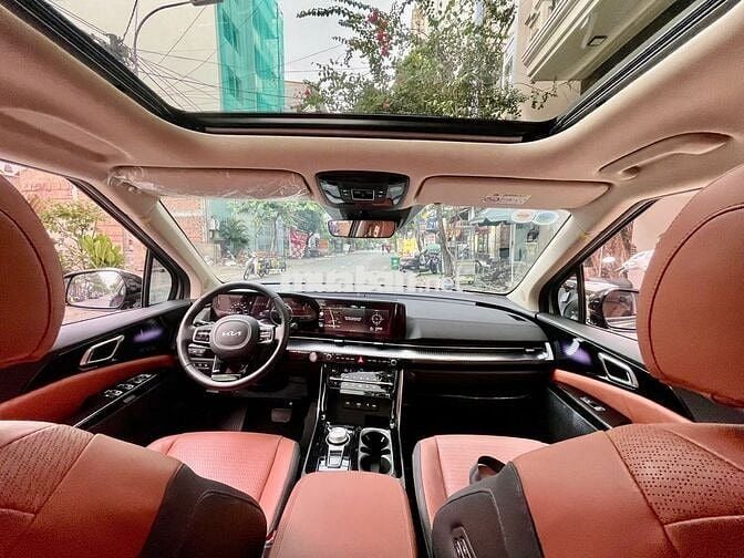Kia Carnival 2.2D Signature 2024 - Chỉ 8000km