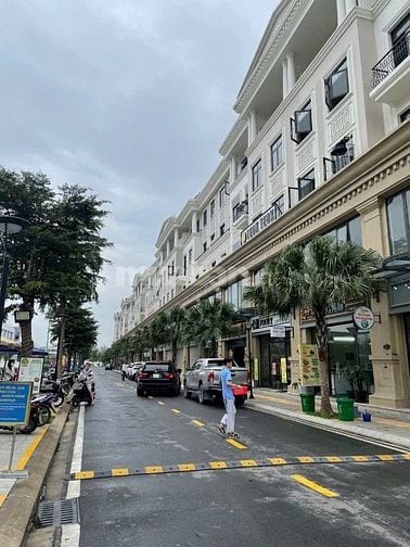 Bán căn góc thương mại dịch vụ Vinhomes Grand Park Quận 9