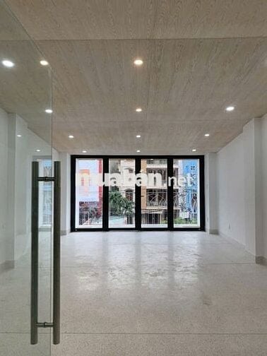 Cho Thuê Nhà Đường Lạc Long Quân, Tân Bình ( 10PN,10WC - Thang Máy )