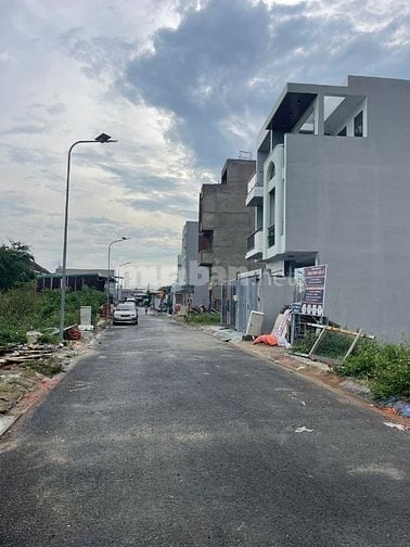 ĐẤT CHỢ THỦ ĐỨC DT 57,8M2 GIÁ 2 TỶ 889 SHR CÔNG CHỨNG NGAY