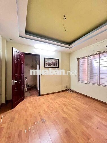 BÁN NHÀ VŨ TÔNG PHAN GẦN NGÃ TƯ SỞ NGÕ TO GẦN Ô TÔ DT: 31m2*5 Tầng
