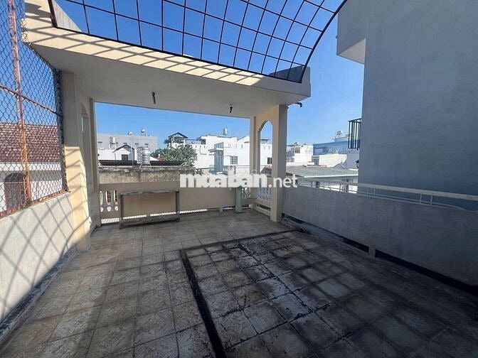 Nhà mặt tiền đường số 12, gần co.op bình triệu và đại học luật