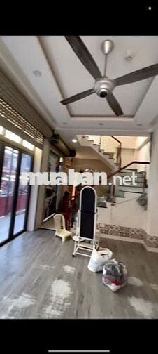 Nhà lô gốc 3 tầng, 2 mặt tiền hẻm xe hơi, cho thuê, kinh doanh