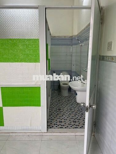 Hot! Cho thuê nguyên căn mặt tiện, DT: 5*17 nhà 1 lầu. Q. Tân Phú