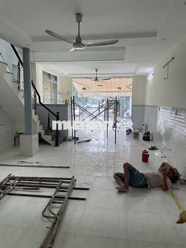 Hot! Cho thuê nguyên căn mặt tiện, DT: 5*17 nhà 1 lầu. Q. Tân Phú