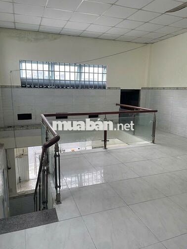Hot! Cho thuê nguyên căn mặt tiện, DT: 5*17 nhà 1 lầu. Q. Tân Phú