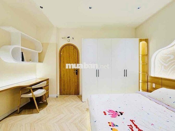 GẤP: 49M2- 3Phòng, nhà mới đẹp, tặng nội thất, Nguyễn Oanh-Lê H.Phái