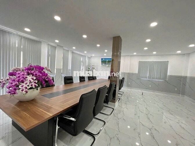 Cần cho thuê nhà Mặt Tiền 30A Đường Trần Nguyên Đán P.Tân Định Quận 1