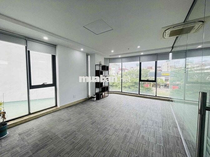 Cho thuê văn phòng tại Chùa Láng 100m2 giá 18t view cực đẹp nhà mới