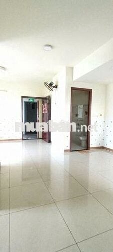 Cho thuê căn hộ 61m2 2 PN 2 WC 2 ban công tầng cao The Vision Bình Tân