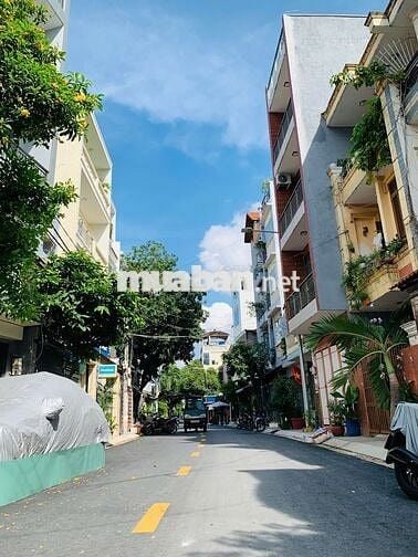 Nhà 2 tầng cho thuê rẻ, 11tr/tháng, mặt tiền ngay khu Độc Lập, chủ dễ
