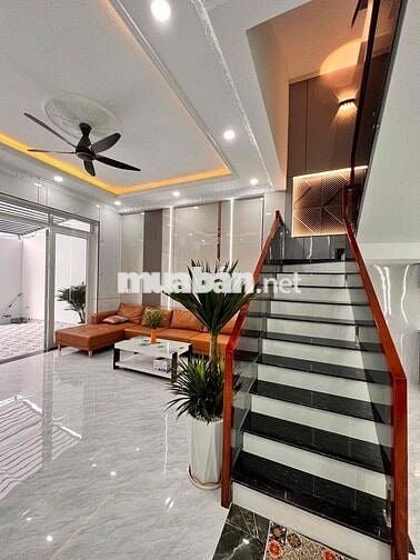 ông anh gửi hán nhà 1 trệt 1 lầu Dĩ An , BD