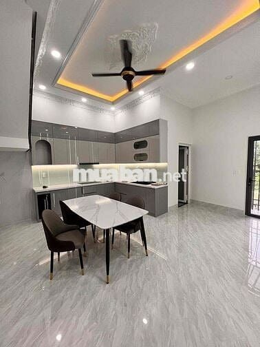ông anh gửi hán nhà 1 trệt 1 lầu Dĩ An , BD