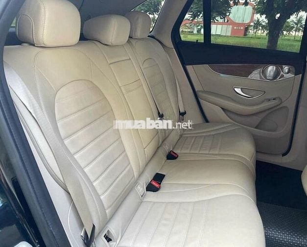 Mercedes Benz GLC 2019 250 4Matic - 20,000 Miles.