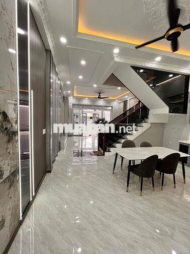 ông anh gửi hán nhà 1 trệt 1 lầu Dĩ An , BD
