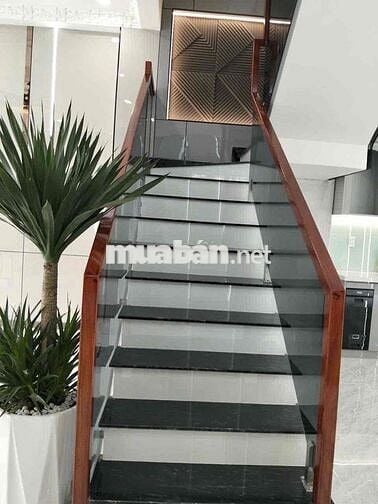 ông anh gửi hán nhà 1 trệt 1 lầu Dĩ An , BD