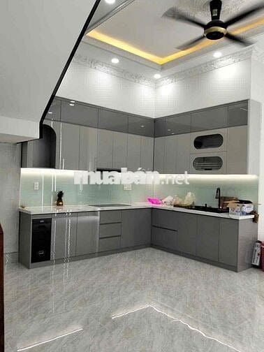 ông anh gửi hán nhà 1 trệt 1 lầu Dĩ An , BD