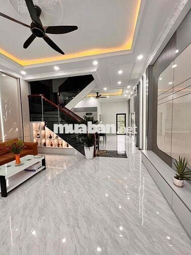ông anh gửi hán nhà 1 trệt 1 lầu Dĩ An , BD