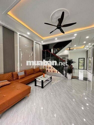 ông anh gửi hán nhà 1 trệt 1 lầu Dĩ An , BD