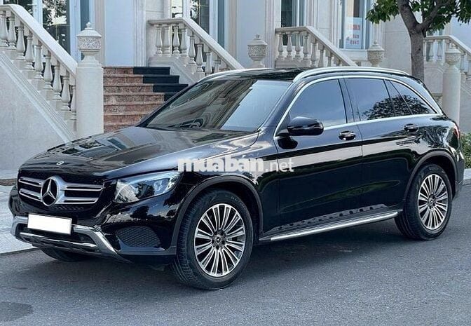 Mercedes Benz GLC 2019 250 4Matic - 20,000 Miles.