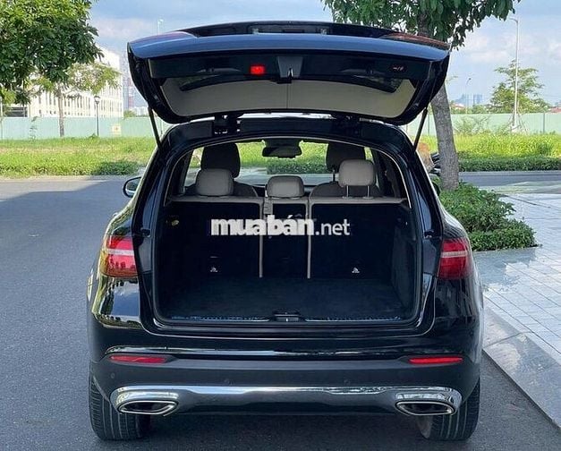 Mercedes Benz GLC 2019 250 4Matic - 20,000 Miles.