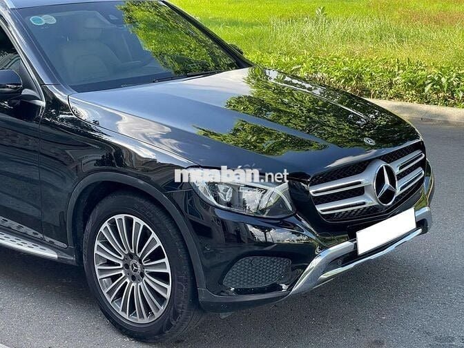 Mercedes Benz GLC 2019 250 4Matic - 20,000 Miles.