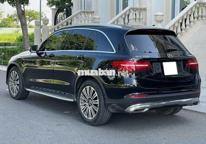 Mercedes Benz GLC 2019 250 4Matic - 20,000 Miles.