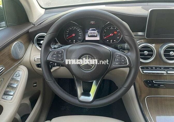 Mercedes Benz GLC 2019 250 4Matic - 20,000 Miles.