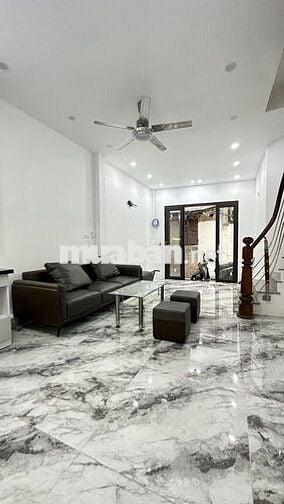 Hiếm! Nhà dân xây 40m Minh Khai, lô góc, 4 tầng, 4 ngủ, giá nhỉnh 7 tỷ