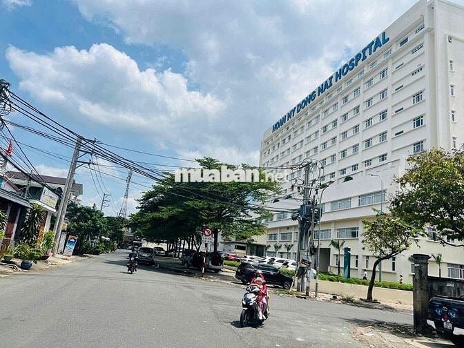 mặt tiền gần bệnh viện hoàn mỹ quốc tế tôi bán