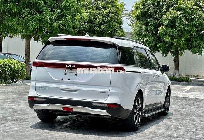 Kia Carnival 2023 Premium 2.2D 8S - 70,000 km.