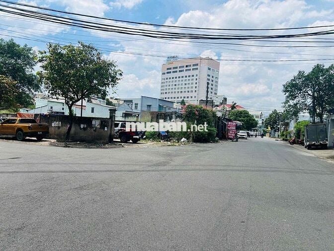mặt tiền gần bệnh viện hoàn mỹ quốc tế tôi bán